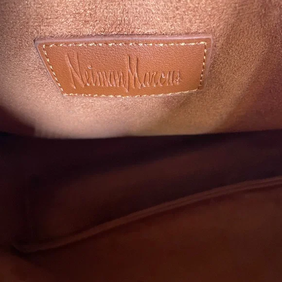 Neiman Marcus perfect tan leather tote - Picture 3 of 6